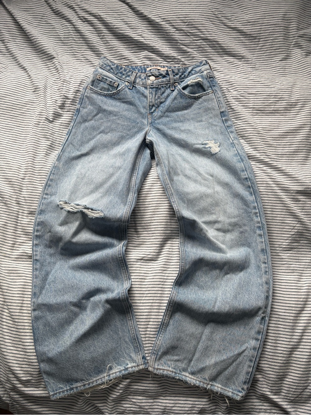 Light Blue Distressed Levi’s Strauss Women’s Jeans